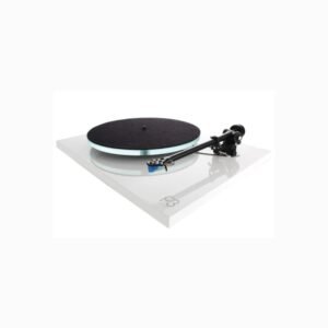 Rega Planar 3 Turntable (Black Colour)